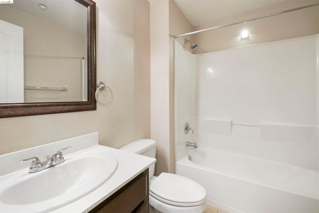 6246 Boulder Ln 4807, Oakland, CA 94605