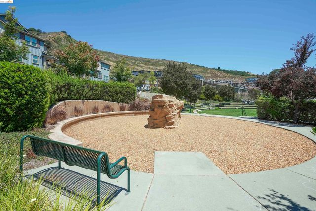 6246 Boulder Ln 4807, Oakland, CA 94605