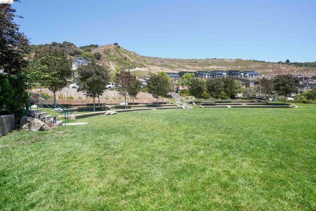 6246 Boulder Ln 4807, Oakland, CA 94605