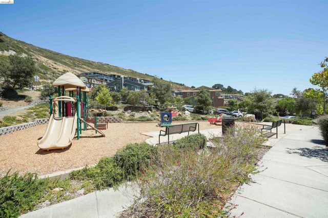 6246 Boulder Ln 4807, Oakland, CA 94605