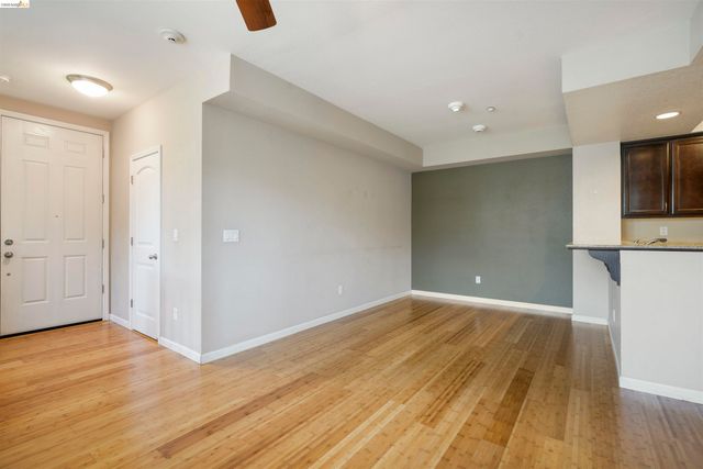 6246 Boulder Ln 4807, Oakland, CA 94605