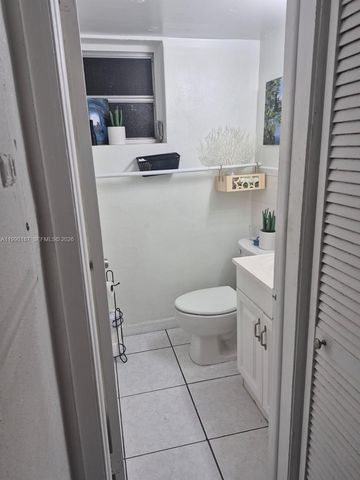 11 SW 32nd Ave 4, Miami, FL 33135