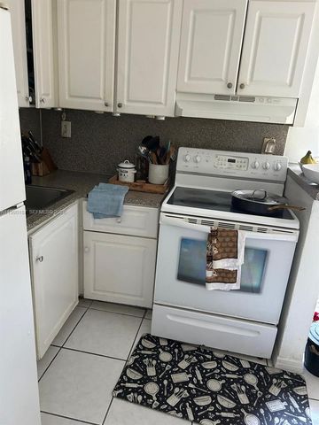 11 SW 32nd Ave 4, Miami, FL 33135