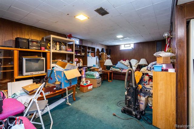 509 Cleophus Parkway, Lincoln Park, MI 48146