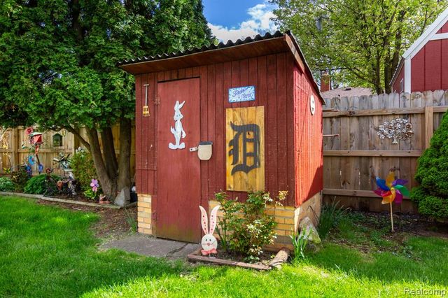 509 Cleophus Parkway, Lincoln Park, MI 48146