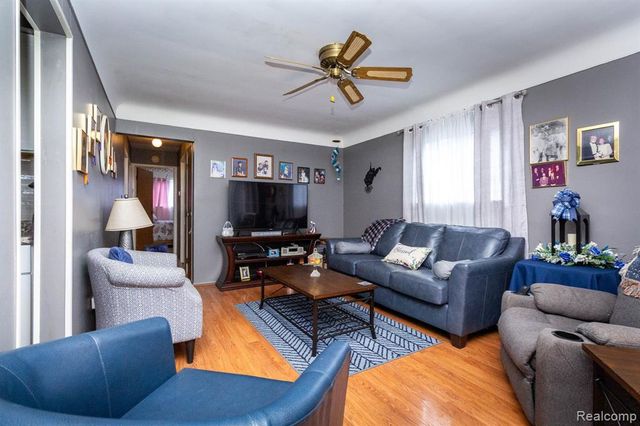 509 Cleophus Parkway, Lincoln Park, MI 48146