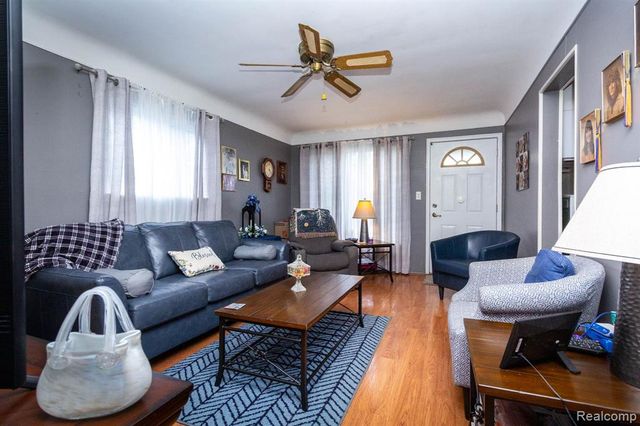 509 Cleophus Parkway, Lincoln Park, MI 48146