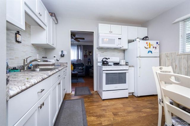 509 Cleophus Parkway, Lincoln Park, MI 48146
