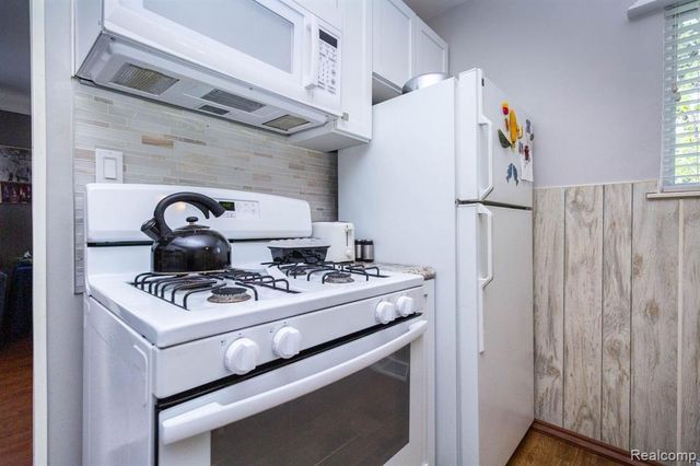 509 Cleophus Parkway, Lincoln Park, MI 48146