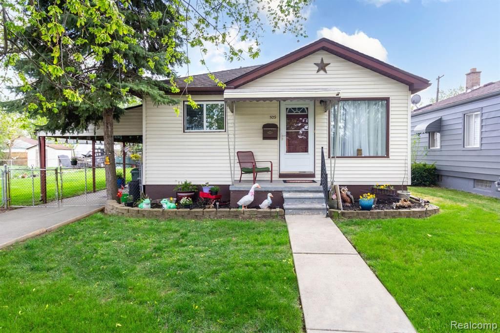 509 Cleophus Parkway, Lincoln Park, MI 48146