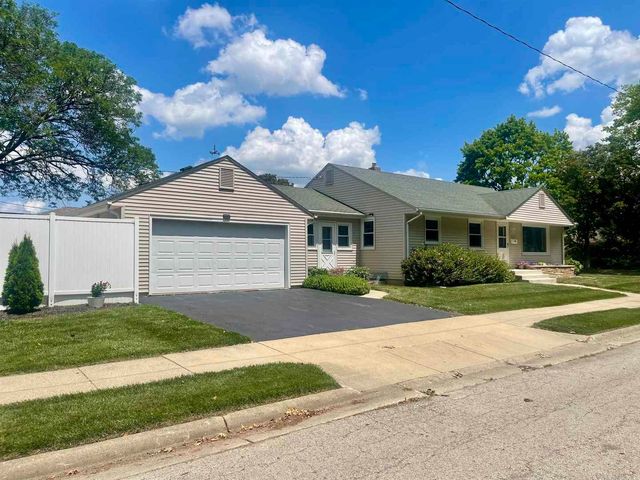 3216 Burrmont Road, Rockford, IL 61107