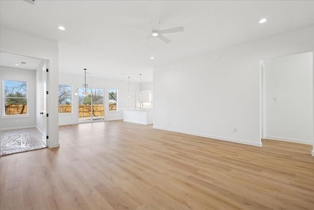 1633 E Tucker Street, Fort Worth, TX 76104