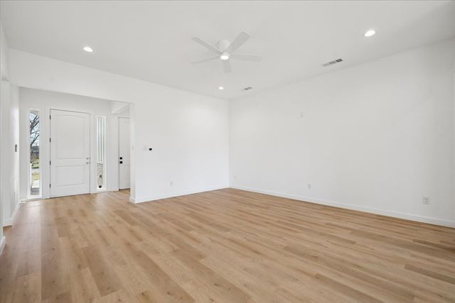 1633 E Tucker Street, Fort Worth, TX 76104