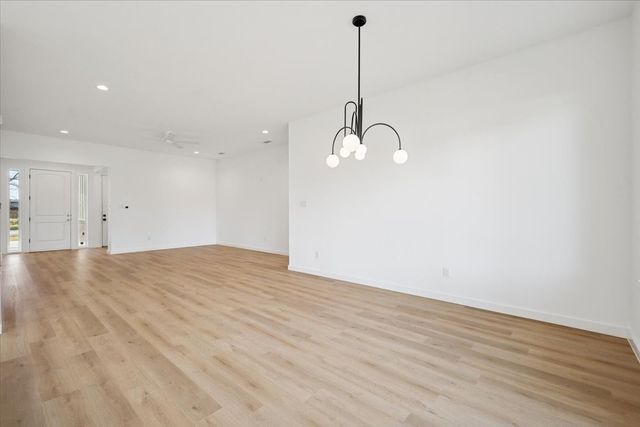 1633 E Tucker Street, Fort Worth, TX 76104