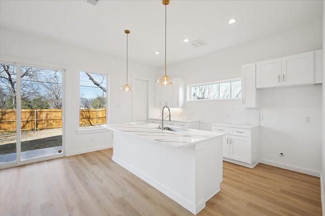 1633 E Tucker Street, Fort Worth, TX 76104