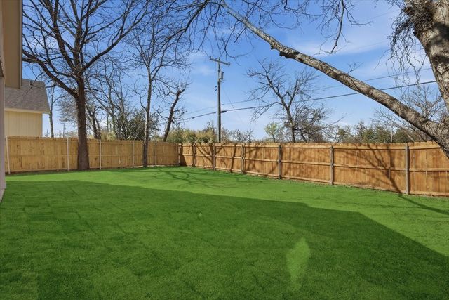 1633 E Tucker Street, Fort Worth, TX 76104
