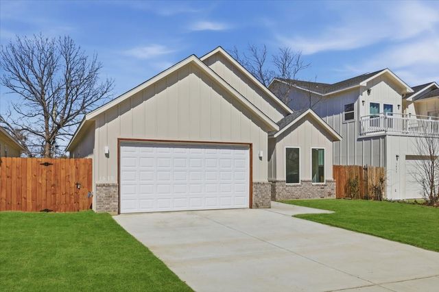 1633 E Tucker Street, Fort Worth, TX 76104