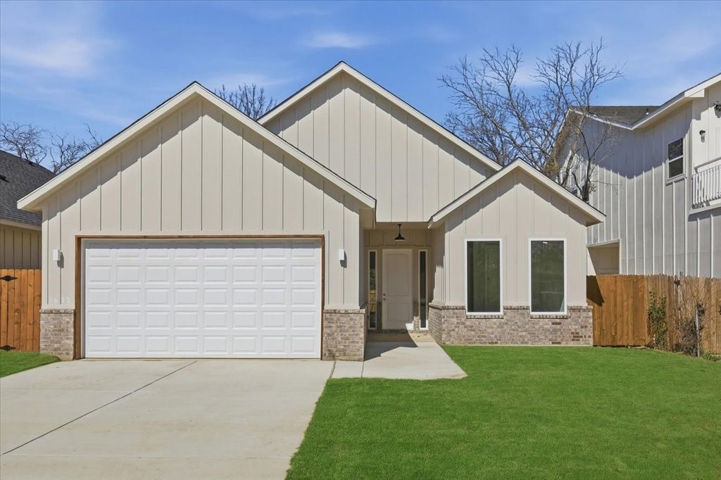 1633 E Tucker Street, Fort Worth, TX 76104