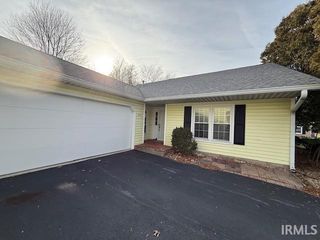 3919 S Laurel Court, Bloomington, IN 47401