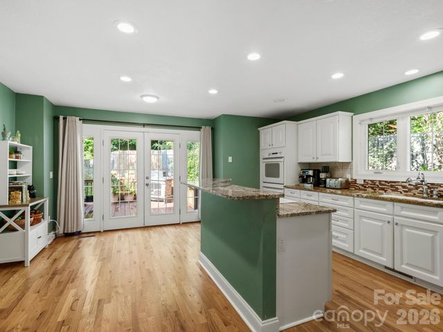 306 Golden Hawk Trail, Asheville, NC 28805