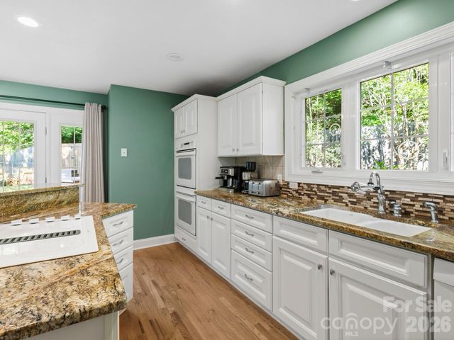 306 Golden Hawk Trail, Asheville, NC 28805
