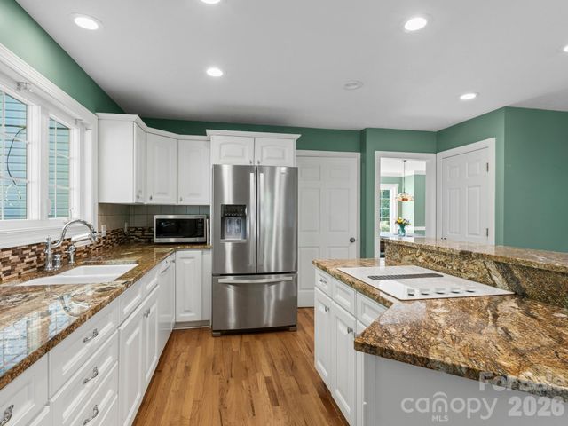 306 Golden Hawk Trail, Asheville, NC 28805
