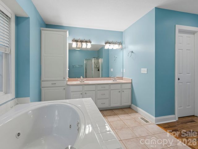 306 Golden Hawk Trail, Asheville, NC 28805
