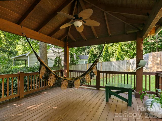 306 Golden Hawk Trail, Asheville, NC 28805