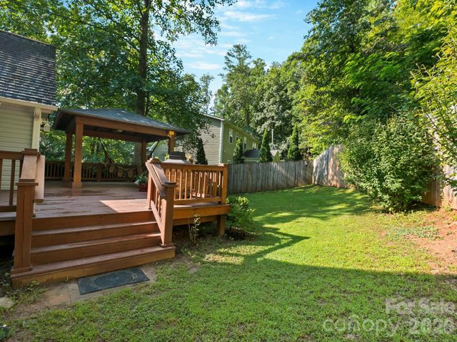 306 Golden Hawk Trail, Asheville, NC 28805