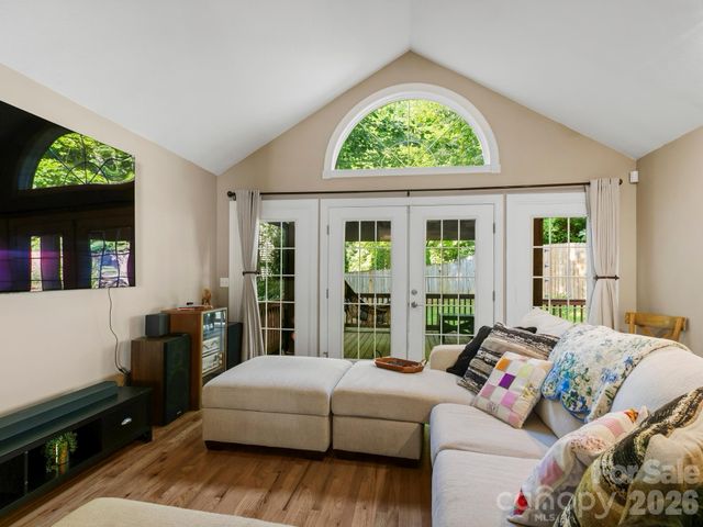 306 Golden Hawk Trail, Asheville, NC 28805
