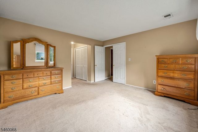 60 Drake Ln, Roxbury Twp., NJ 07852