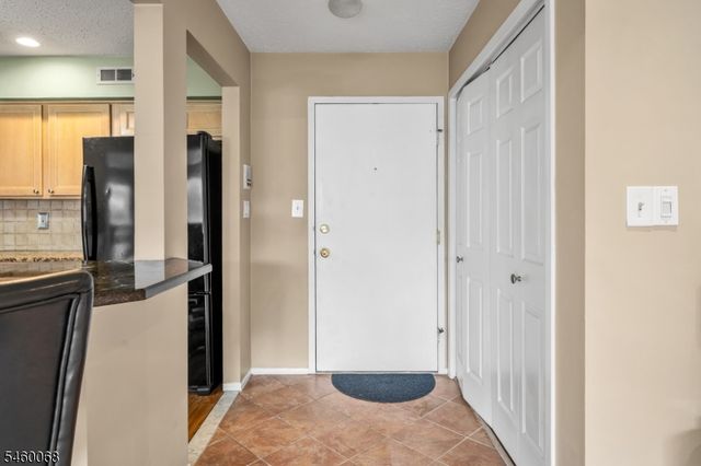 60 Drake Ln, Roxbury Twp., NJ 07852