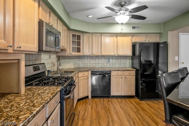 60 Drake Ln, Roxbury Twp., NJ 07852