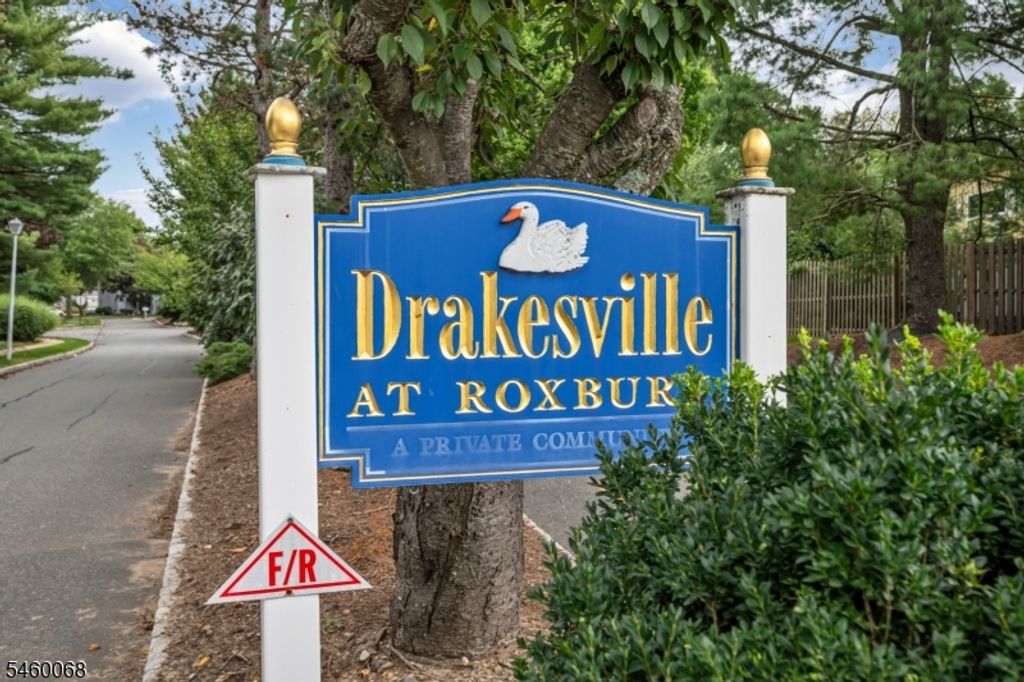 60 Drake Ln 60, Roxbury Twp., NJ 07852 — photo 2