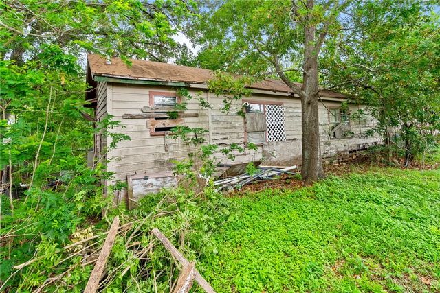 808 Elesa St, Corpus Christi, TX 78405