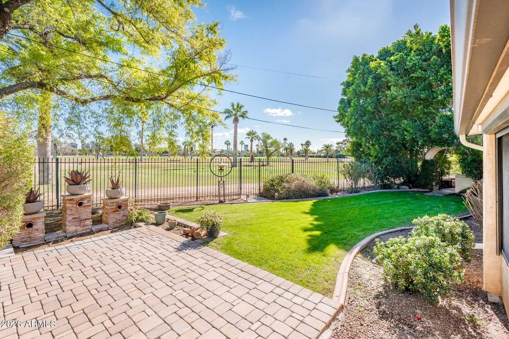 1825 W LEWIS Avenue, Phoenix, AZ 85007 — photo 4