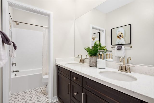 2015 Woolem Place, Escondido, CA 92026