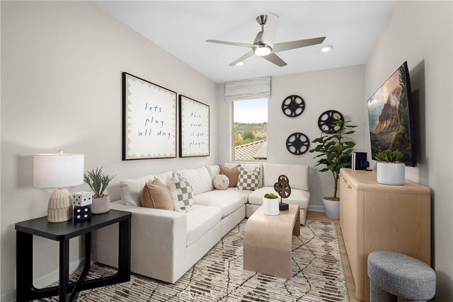 2015 Woolem Place, Escondido, CA 92026