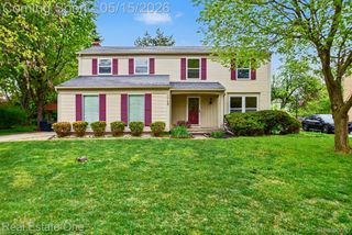 1749 Freemont Drive, Troy, MI 48098