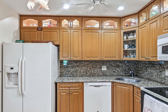 302 Pine Ridge Circle A-2, Greenacres, FL 33463