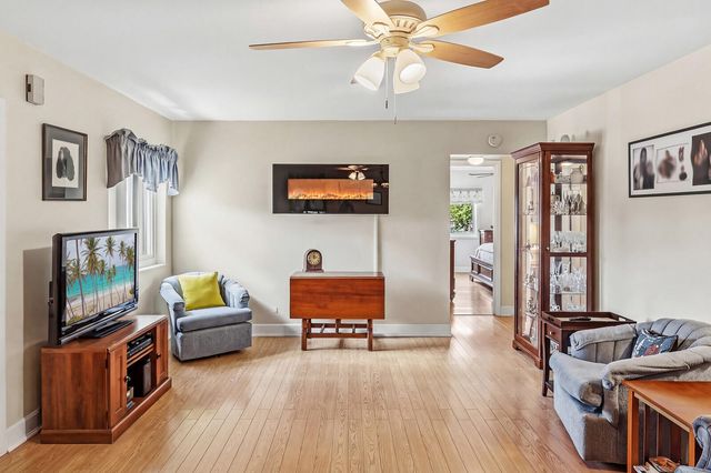 302 Pine Ridge Circle A-2, Greenacres, FL 33463