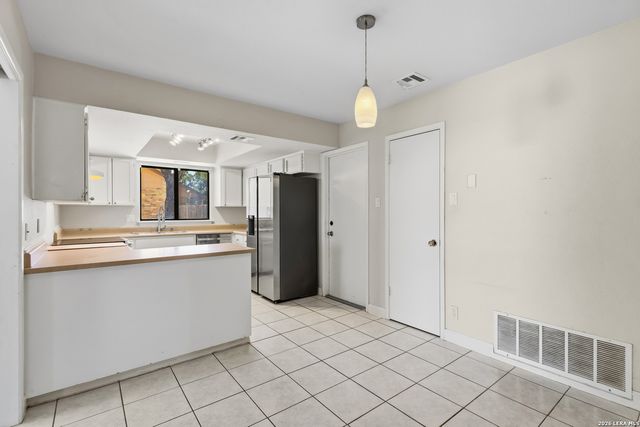 1710 Whitehaven, San Antonio, TX 78232