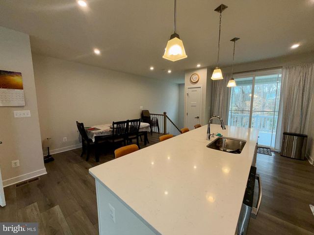 813 CANARY ISLAND CT, Newark, DE 19702