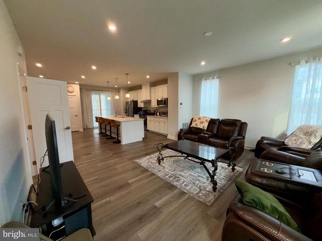 813 CANARY ISLAND CT, Newark, DE 19702