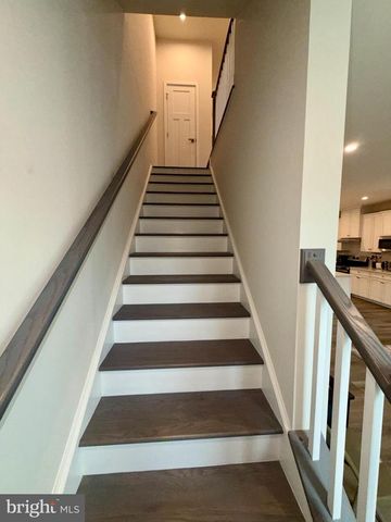 813 CANARY ISLAND CT, Newark, DE 19702