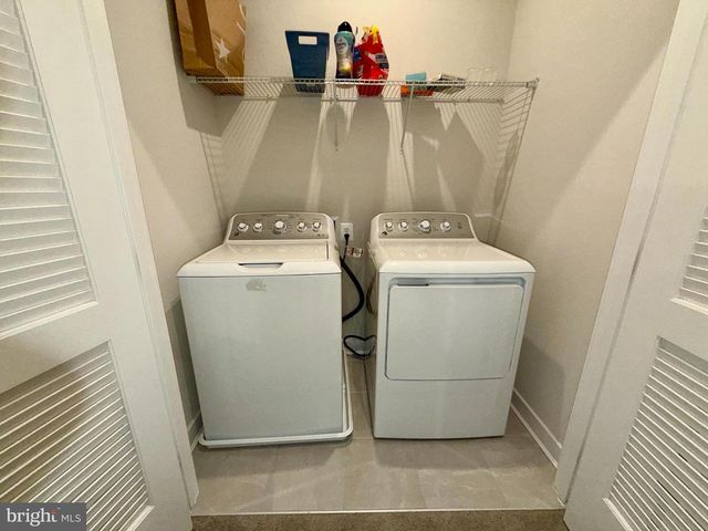 813 CANARY ISLAND CT, Newark, DE 19702