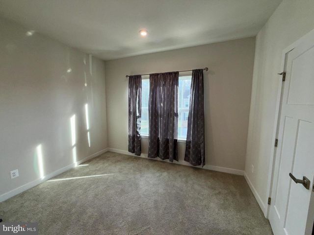 813 CANARY ISLAND CT, Newark, DE 19702