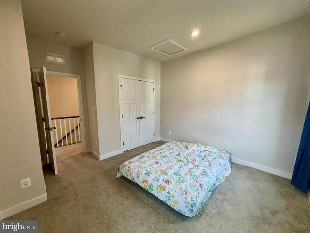 813 CANARY ISLAND CT, Newark, DE 19702