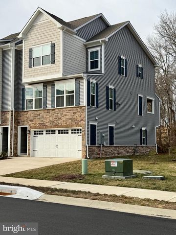 813 CANARY ISLAND CT, Newark, DE 19702