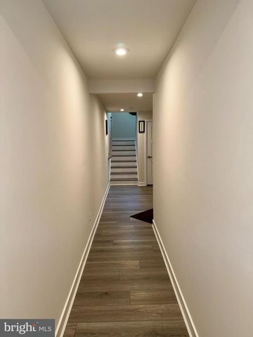 813 CANARY ISLAND CT, Newark, DE 19702